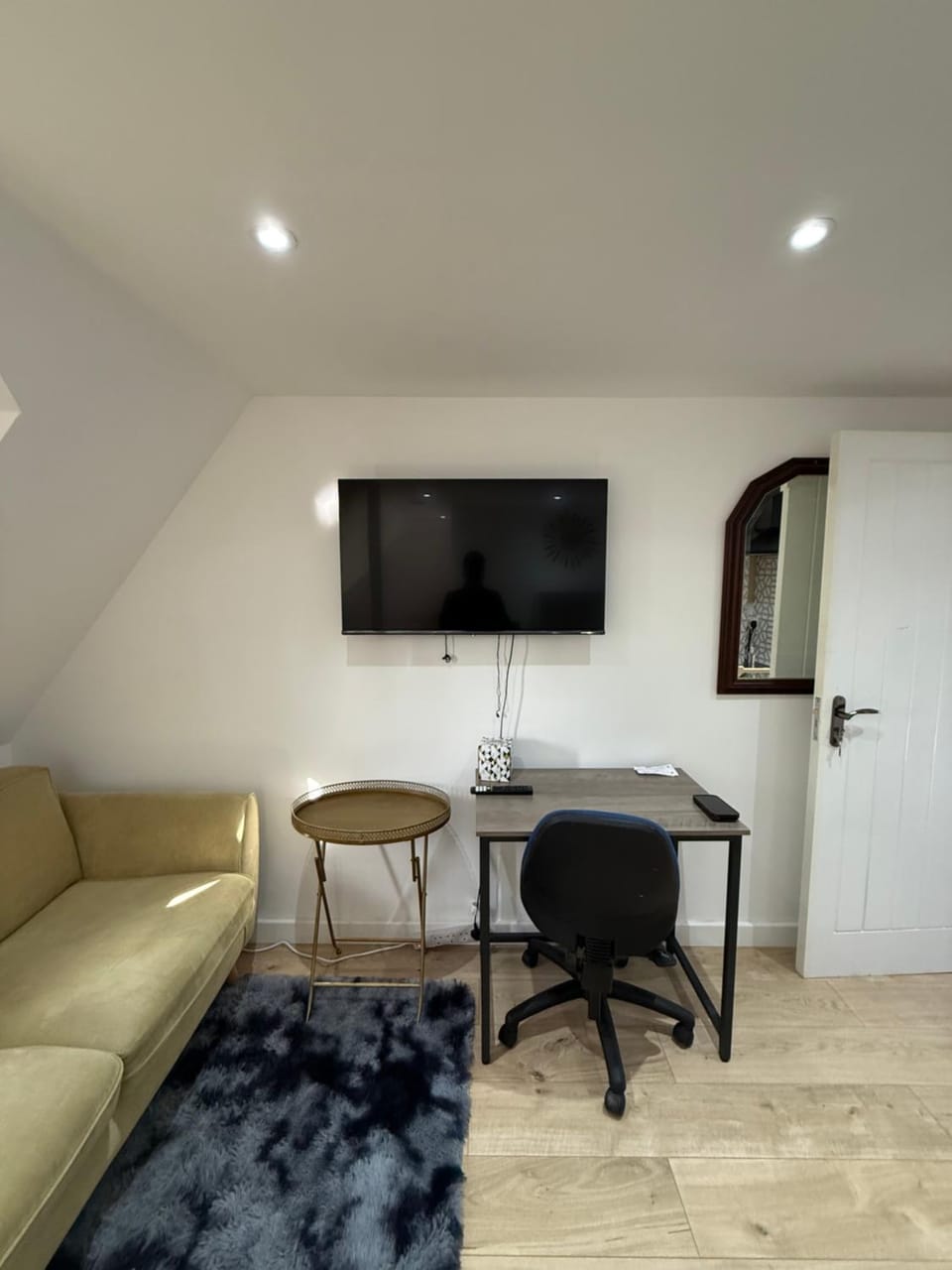 A Lovely and Cosy Studio Apartment Apartment in Romford
