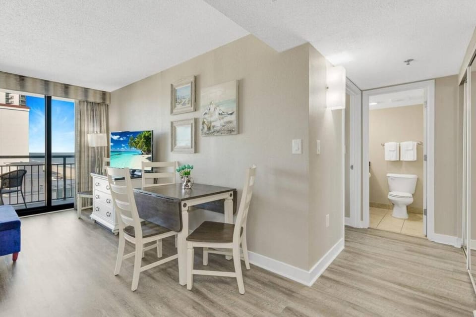 Oceanview 1BR Large Balcony, Dogs OK! 804 Apartment in Myrtle Beach