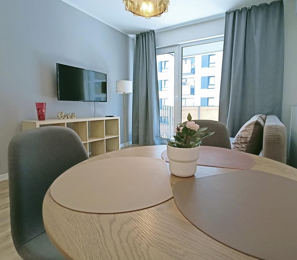 TV and multimedia, Balcony/Terrace, Balcony/Terrace, Living room, Seating area, Dining area, Evening entertainment, furniture, air conditioner