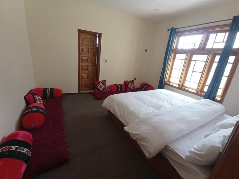 Hunza Ray's guest house Bed and Breakfast in Pakistan