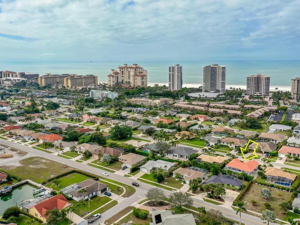 3 Bed Home Steps to the Beach I Heated Pool House in Marco Island