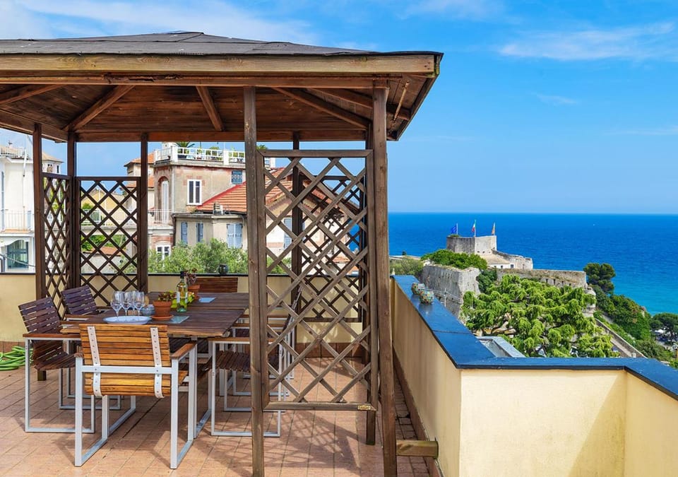 View (from property/room), Balcony/Terrace, Balcony/Terrace, Dining area, Sea view