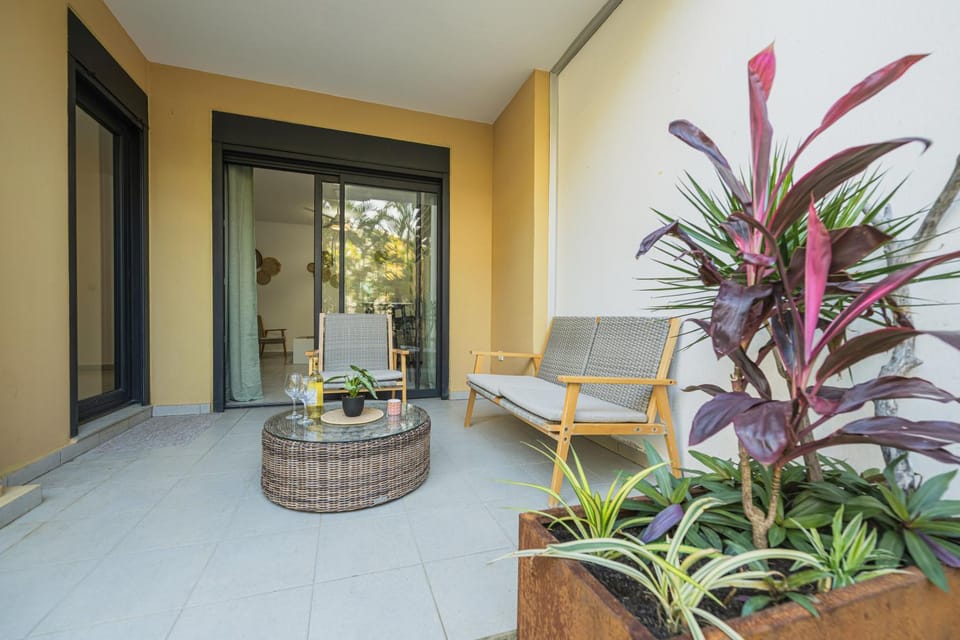 Patio, Day, Garden, Garden view