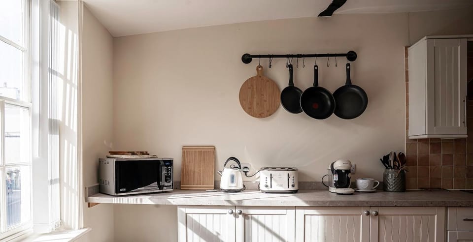 Coffee/tea facilities, microwave, toaster