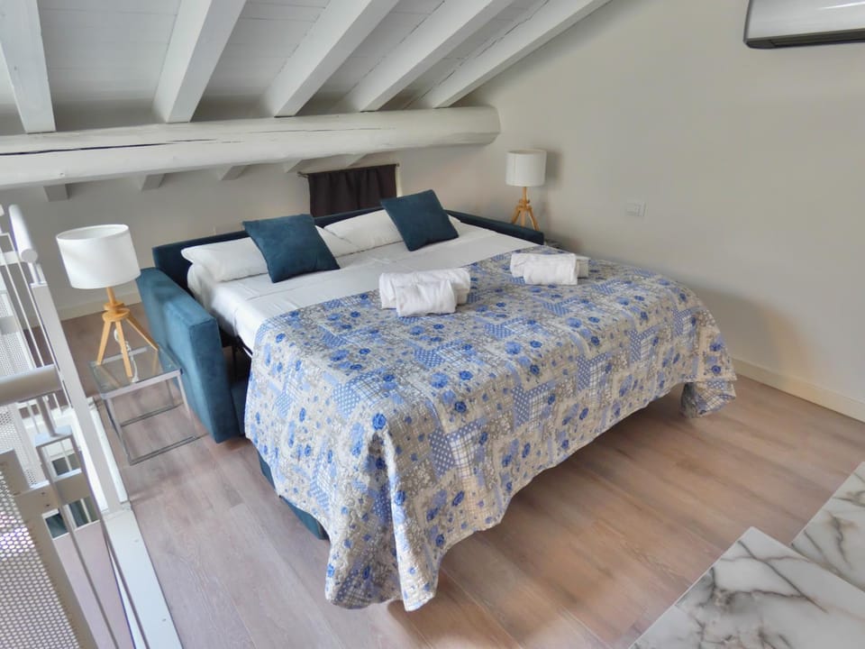 Bright House in old town Desenzano Apartment in Desenzano del Garda