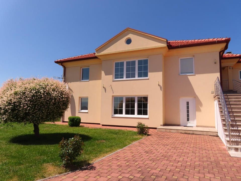 Property building, Spring, Garden