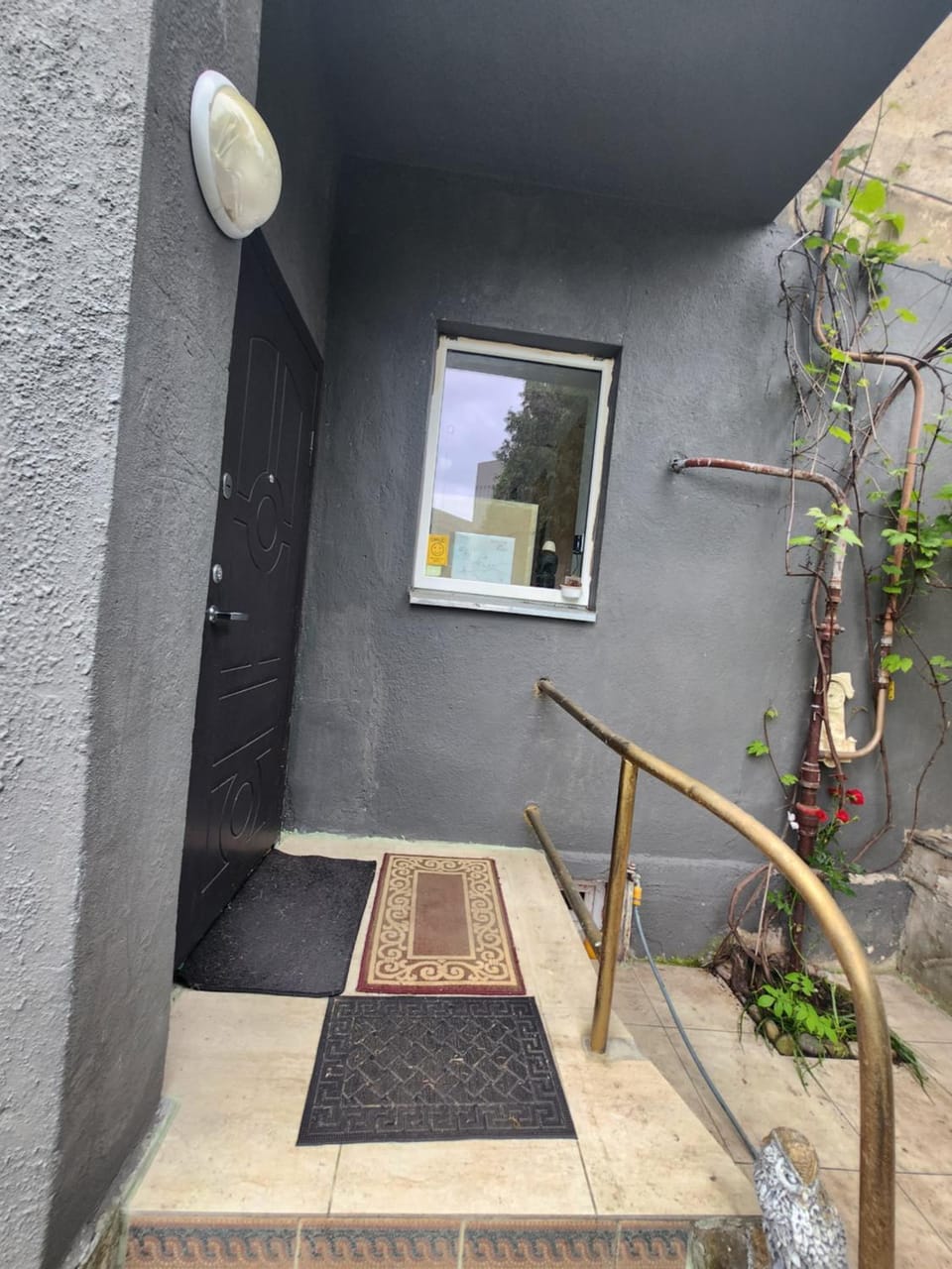 Facade/entrance