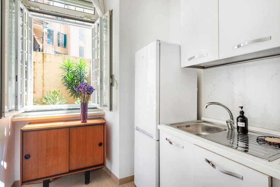 Kitchen or kitchenette, dishwasher