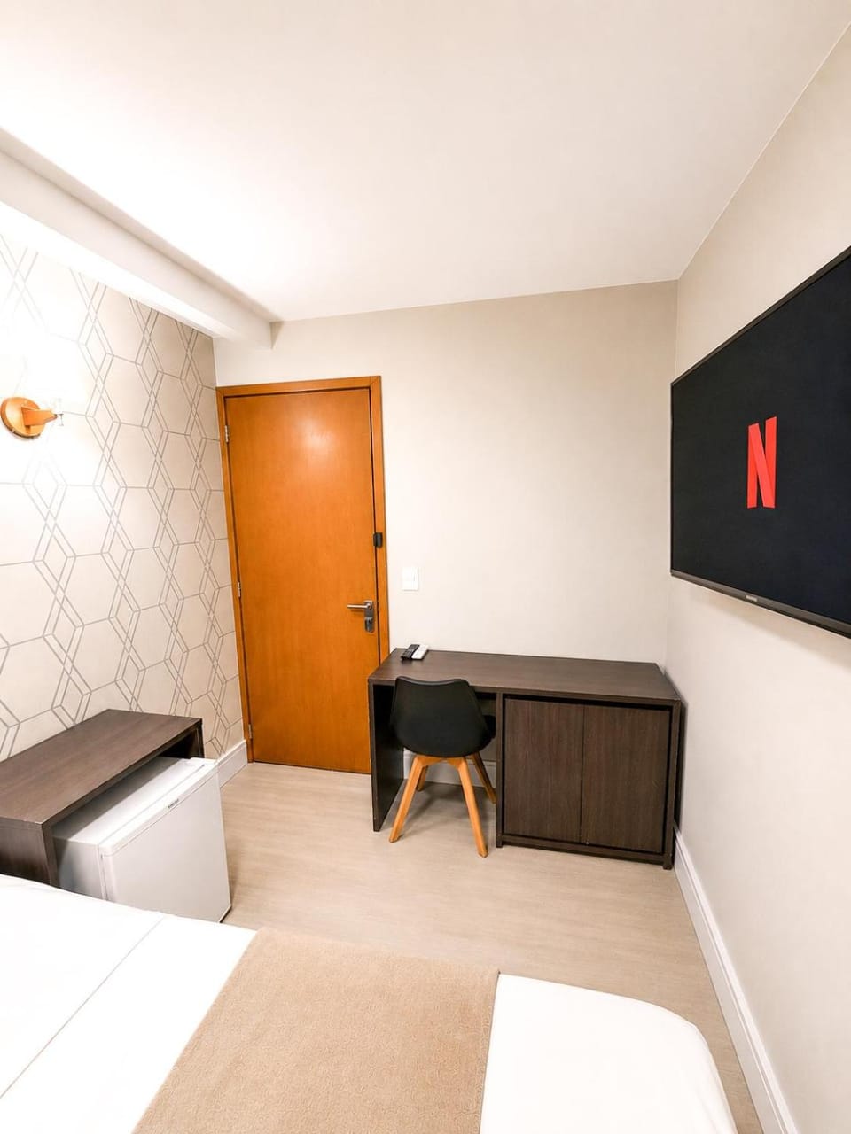 TV and multimedia, Photo of the whole room, Bedroom