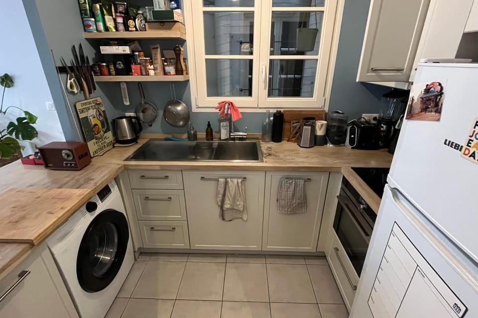 T3 bright and quiet 2 steps Montmartre Batignolles Apartment in Paris