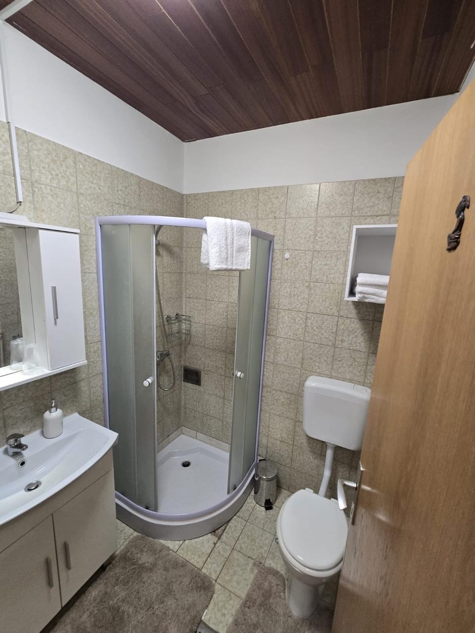 Shower, Bathroom, towels