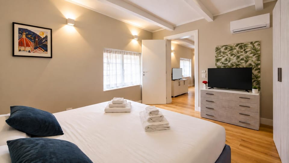 TV and multimedia, Bedroom, towels