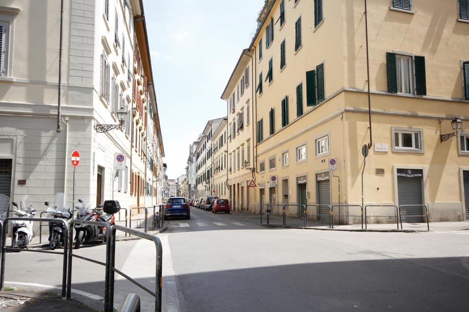 Property building, Day, Neighbourhood, City view, Street view, Location