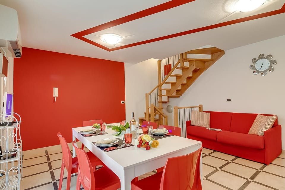 Living room, Dining area