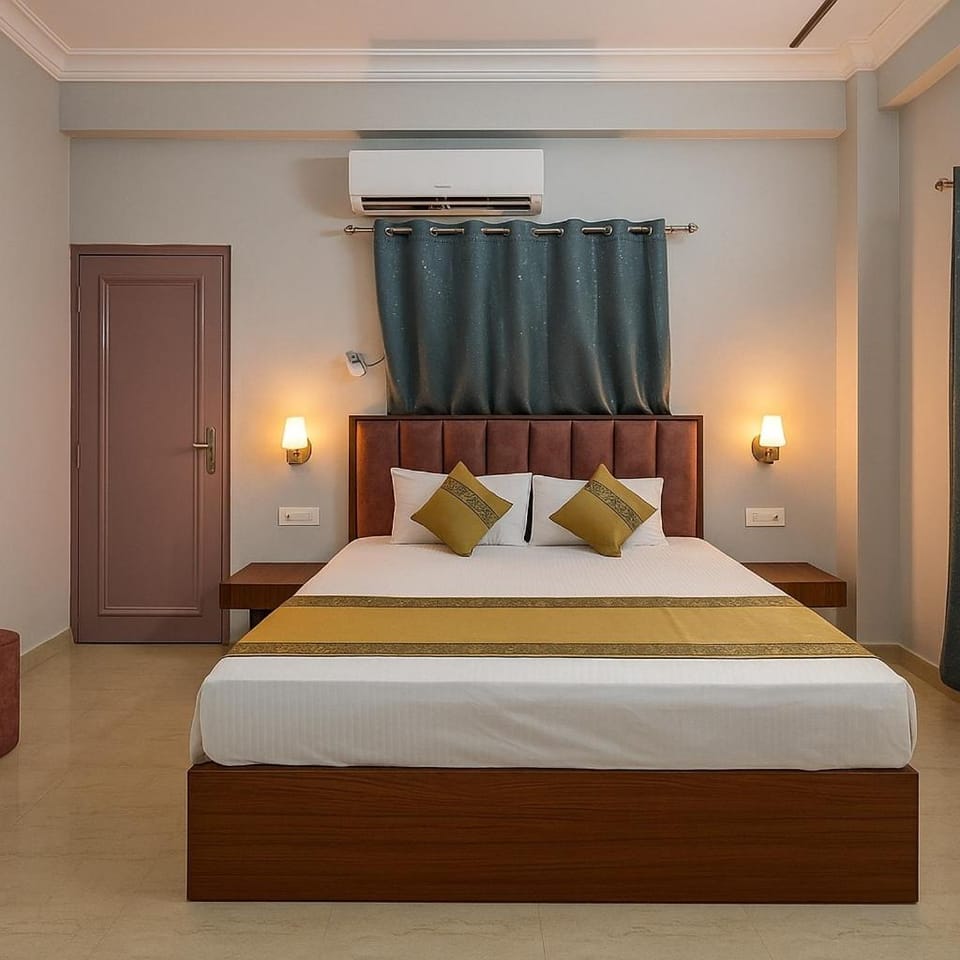 Photo of the whole room, Bedroom