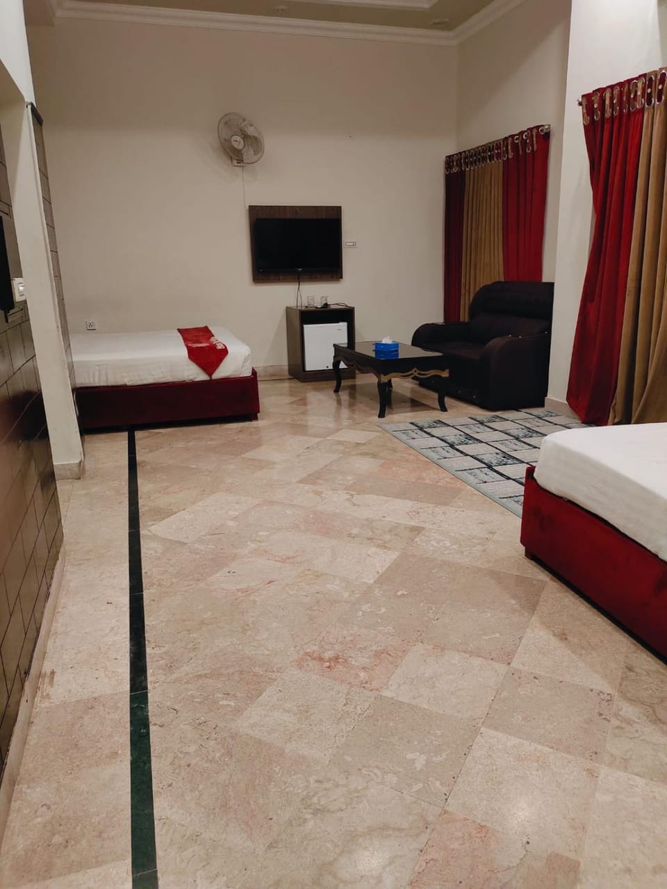Cloud 7 Hotel Gulberg Hotel in Lahore