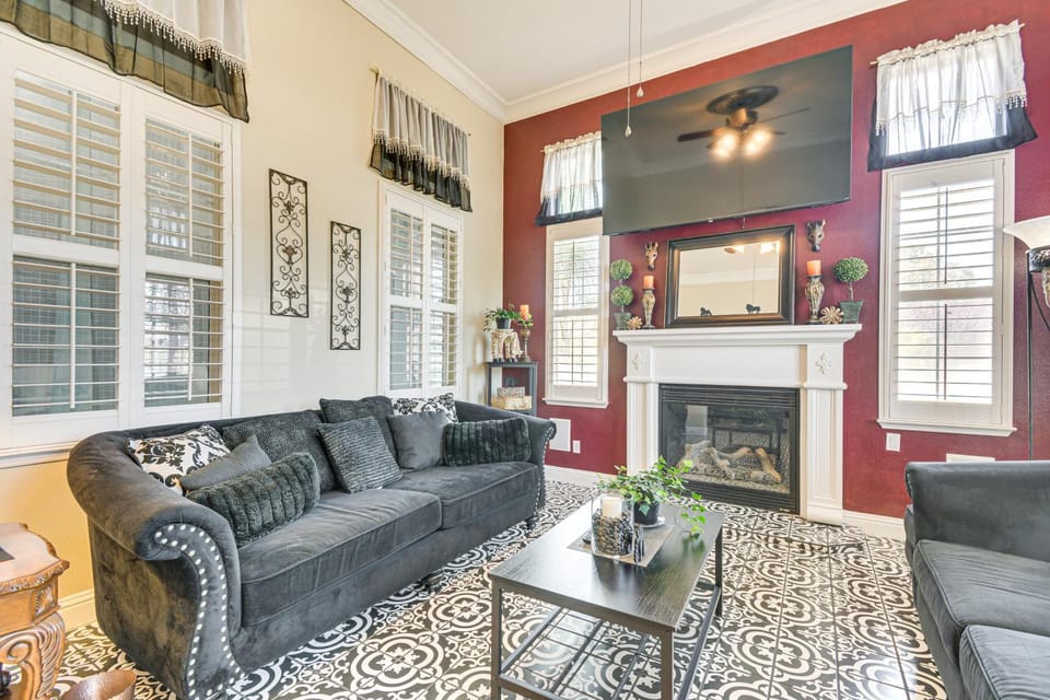 Golf, Fish & More: Cozy ‘Safari Unit’ in Atwater! Apartment in Sierra Nevada