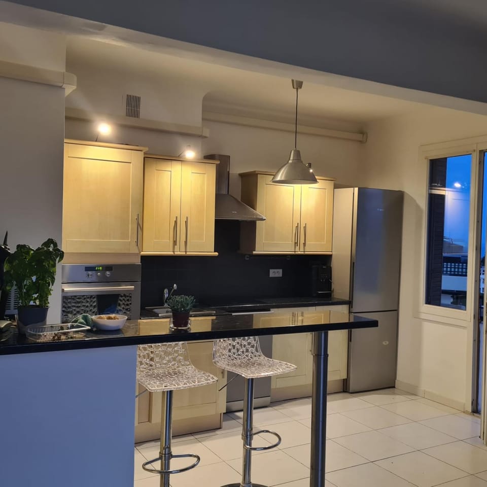Beautiful 3-room apartment sea view Apartment in Nice