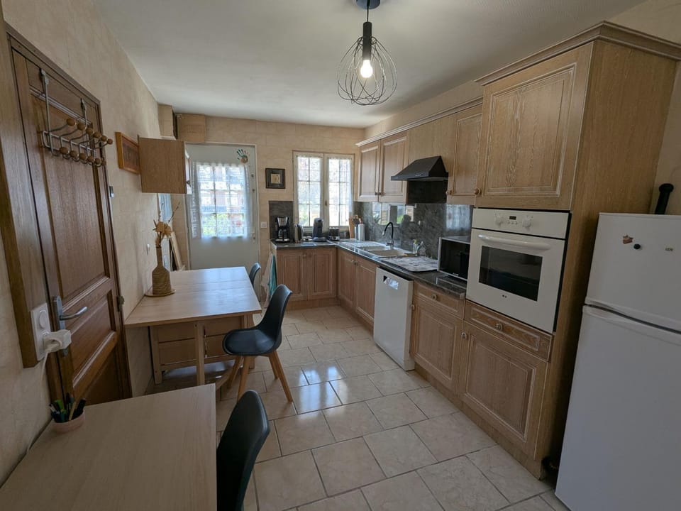 Appartement indépendant à Saran, proche Orléans - FR-1-590-574 Apartment in Centre-Val de Loire