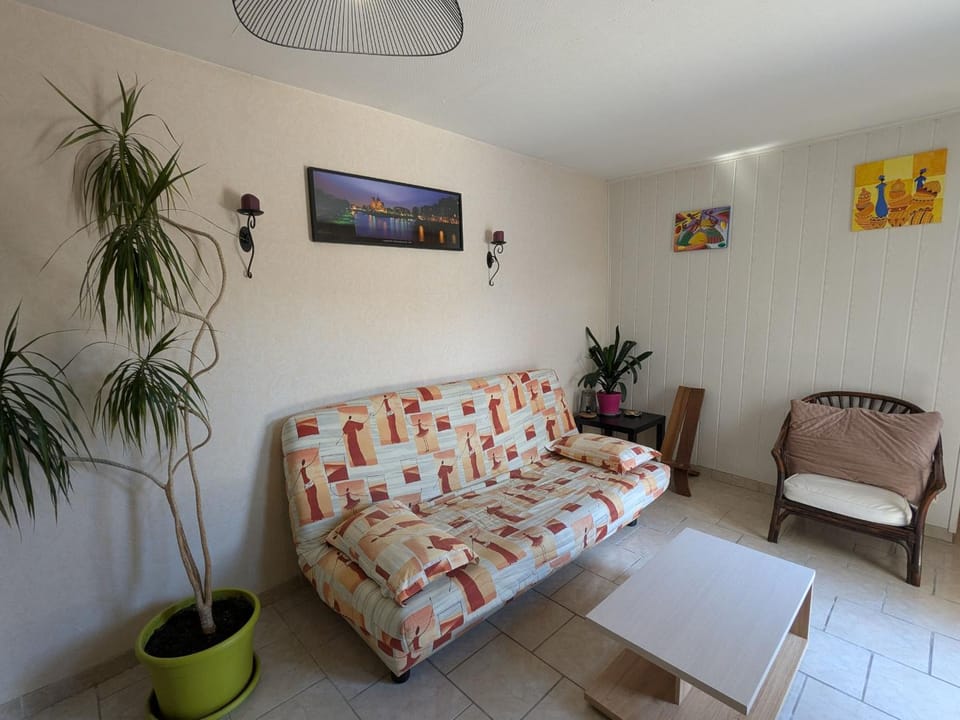 Appartement indépendant à Saran, proche Orléans - FR-1-590-574 Apartment in Centre-Val de Loire