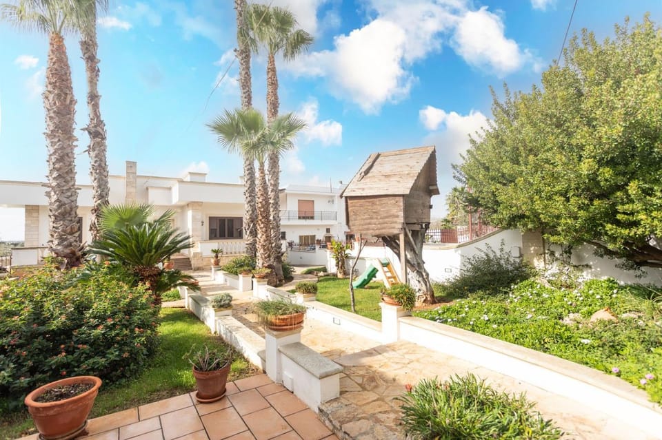 Casetta Dei Nonni con Giardino, by Apuliahome House in Parabita