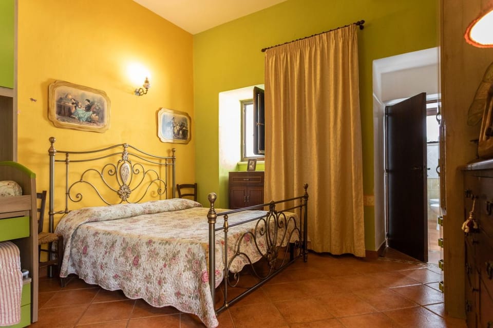 Casetta Dei Nonni con Giardino, by Apuliahome House in Parabita