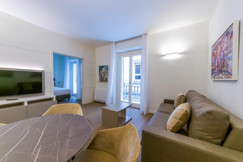 Communal lounge/ TV room, TV and multimedia, Living room, Seating area, Evening entertainment