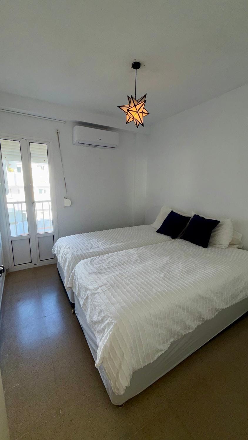 Bed, Bedroom, air conditioner