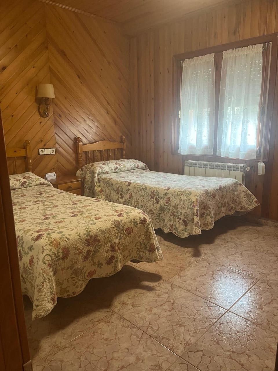Pensión Montarto Bed and Breakfast in Catalonia