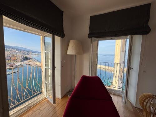 Living room, Sea view