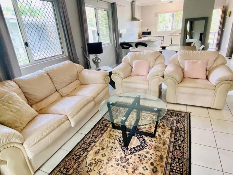 The Palms! AC 3 bedroom comfort Apartment in Darwin