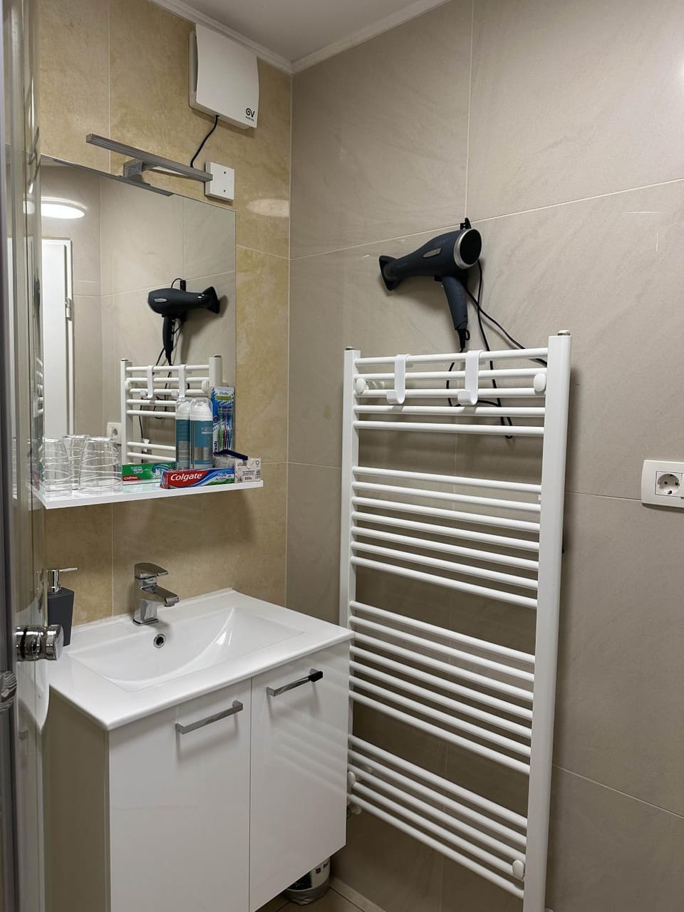 Bathroom, heating