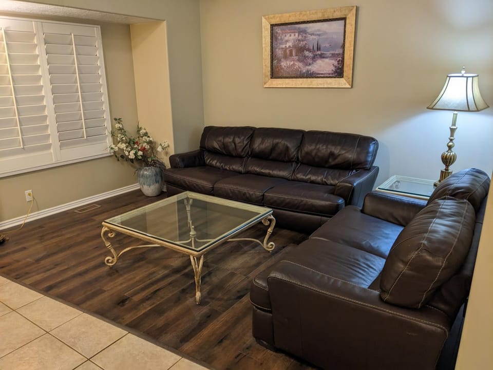 Living room, Seating area