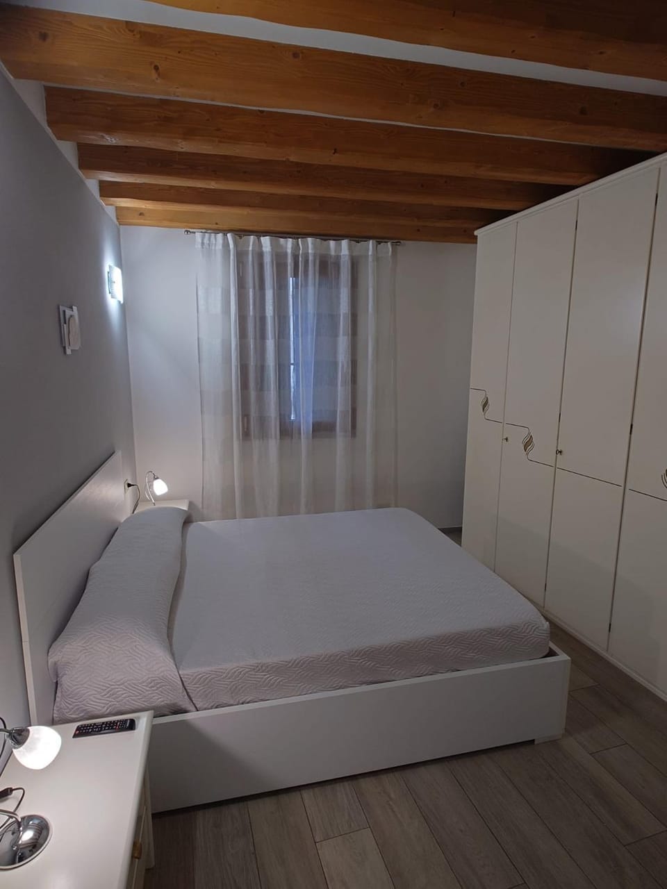 Bed, Photo of the whole room, Bedroom, wardrobe