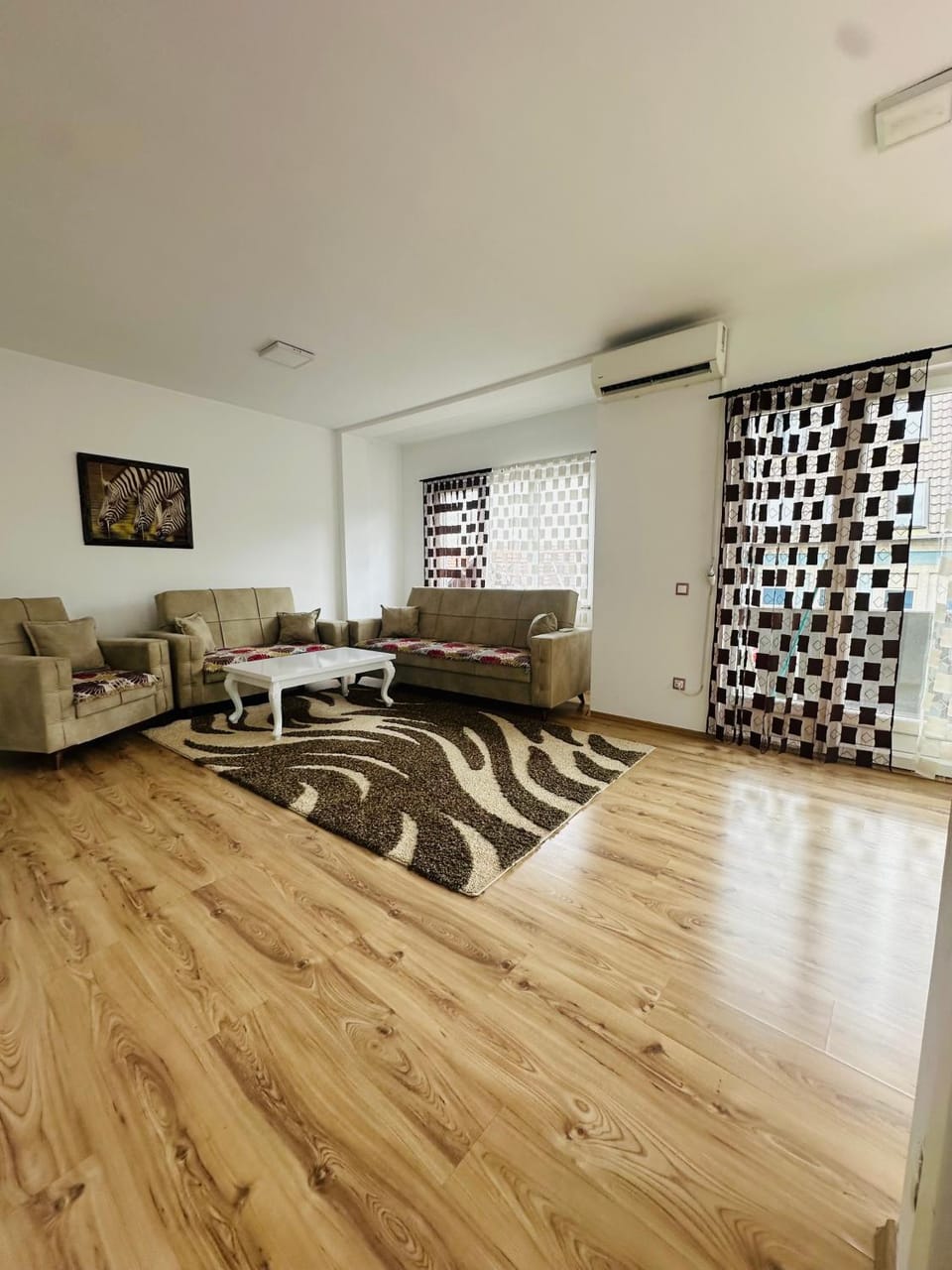 TV and multimedia, Living room, air conditioner