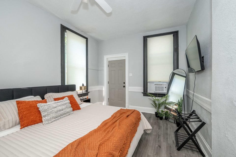 Chic Modern Gem with Style Suites House in Cincinnati