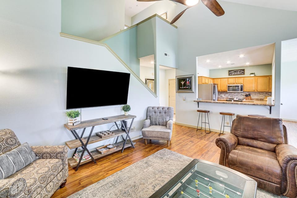 Pool and Lake Access Cozy Nest in Branson West Apartment in Table Rock Lake