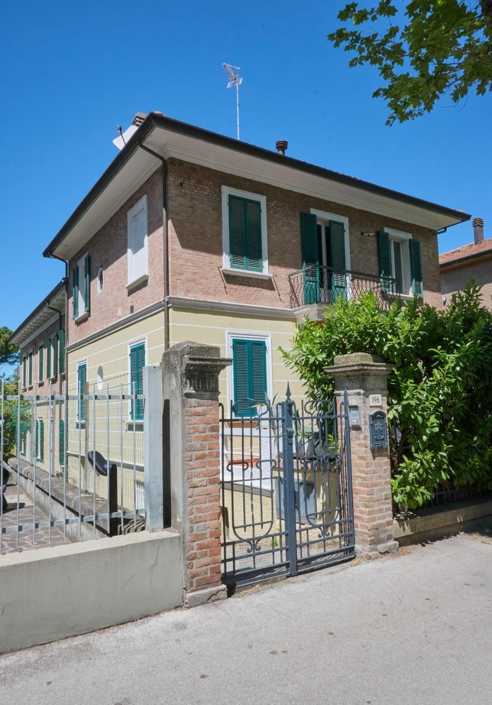 Property building, Day