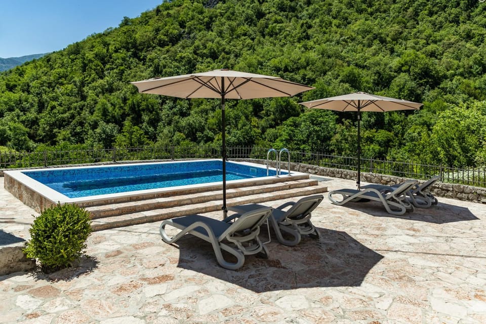 Wild silence - Skadar Lake Villa in Podgorica Municipality, Montenegro
