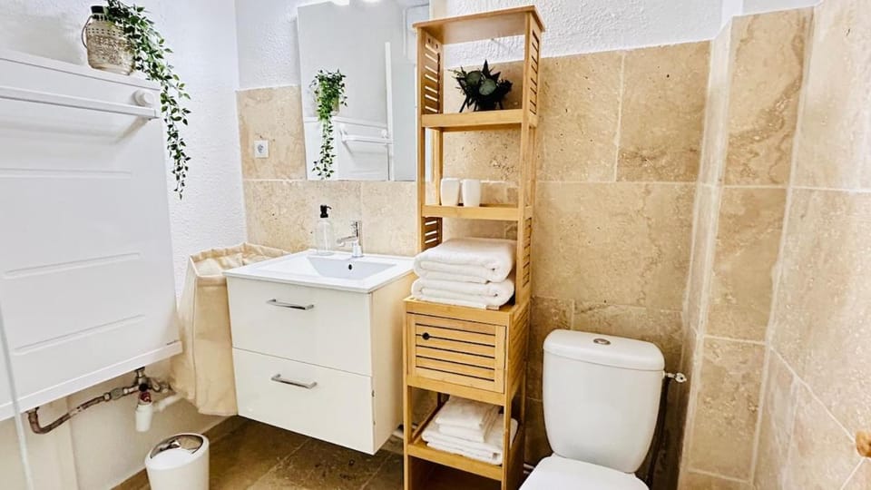 Studio Chanzy lumineux cozy avec terrasse Narbonne Apartment in Narbonne