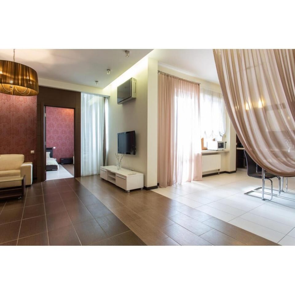 TV and multimedia, Living room, Seating area, air conditioner