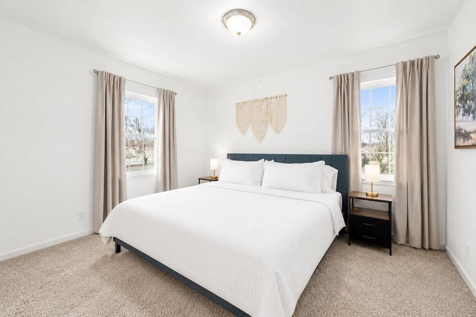 Near Easton, Game Room and 4BR, Family Retreat House in Gahanna