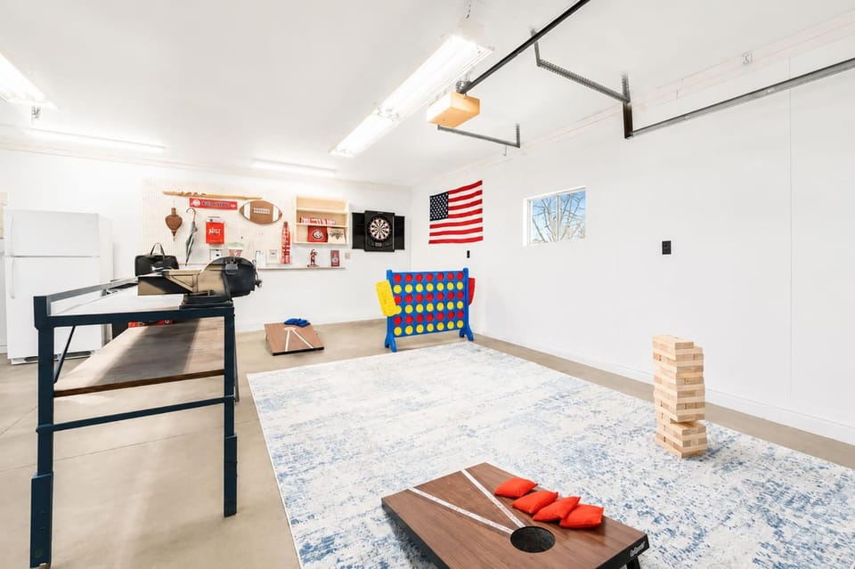 Near Easton, Game Room and 4BR, Family Retreat House in Gahanna