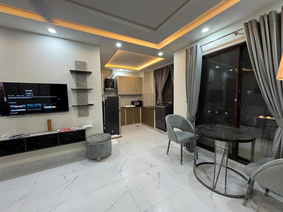 1 bed Luxury self check-in penthouse secure501 Apartment in Lahore
