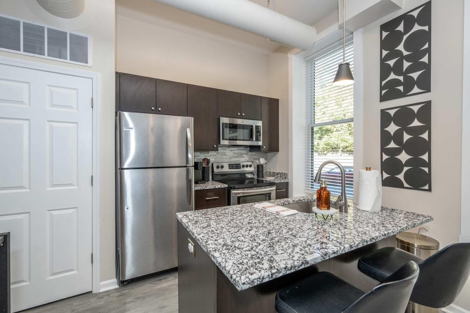 OTR 1BR, Private Balcony, Near Downtown Apartment in Over The Rhine