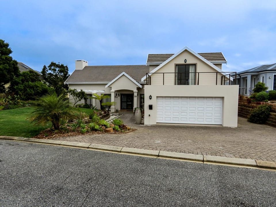 Property building, Day, Garden, Garden view