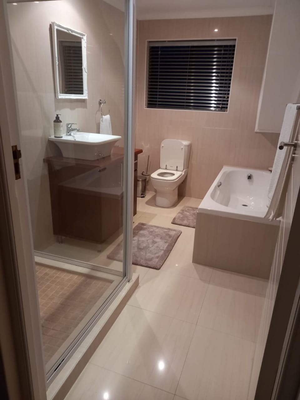 Shower, Toilet, Bathroom, Bath
