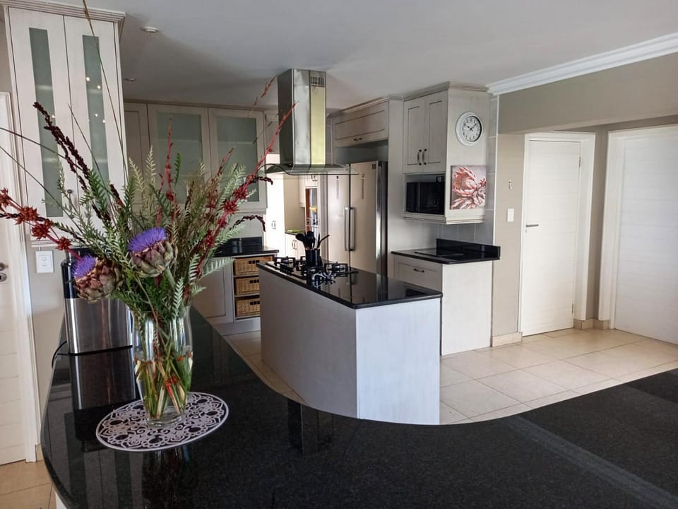 Kitchen or kitchenette, oven, stove