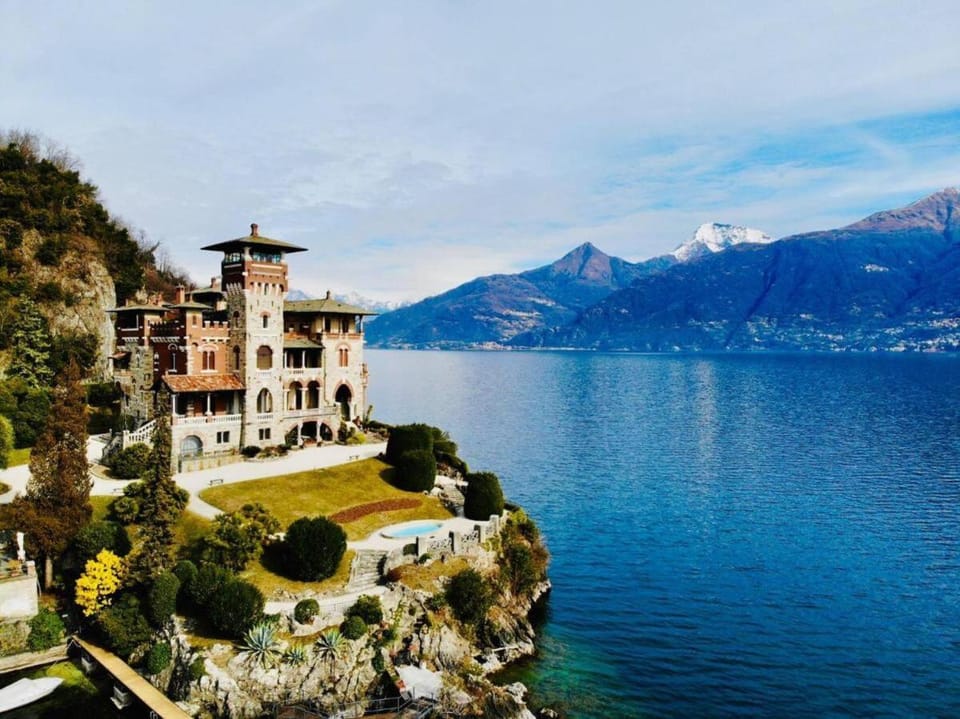 Property building, Natural landscape, Lake view