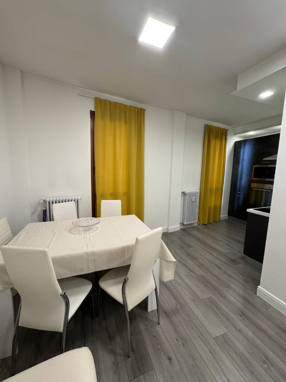 Communal lounge/ TV room, Living room, Lounge or bar, stove, kitchen